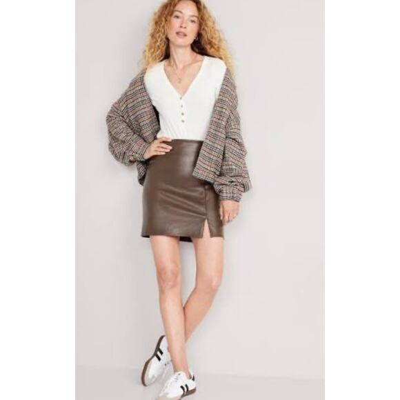Old Navy Faux Leather Brown Mini Skirt Slit Hem NWT Casual Work Night Out XXL - Picture 1 of 9